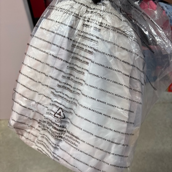 Winnie the Pooh Loungefly - Picture 3 of 3